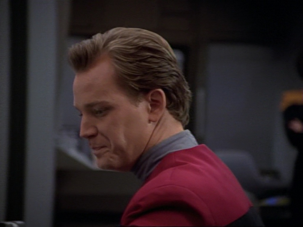 ariane179254_StarTrekVoyager_1x01_1x02-Caretaker_7425.jpg
