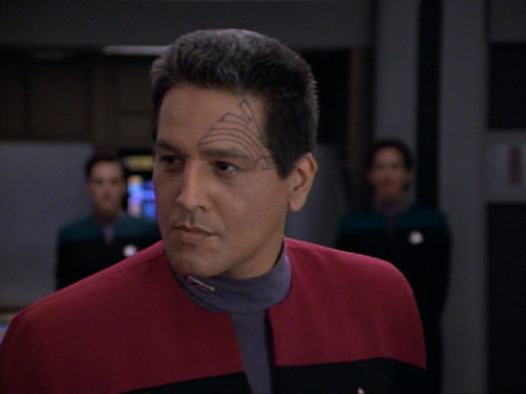 ariane179254_StarTrekVoyager_1x01_1x02-Caretaker_7426.jpg