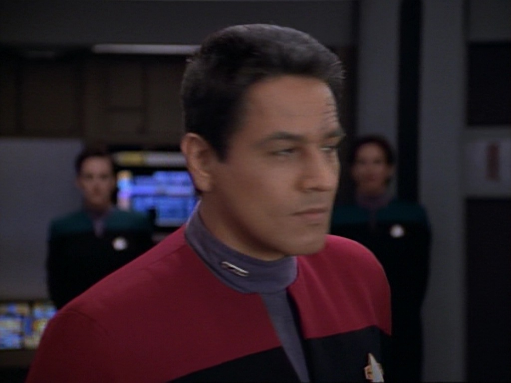 ariane179254_StarTrekVoyager_1x01_1x02-Caretaker_7427.jpg