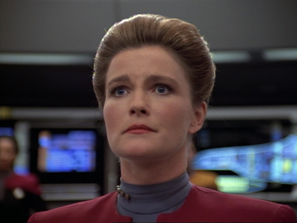ariane179254_StarTrekVoyager_1x01_1x02-Caretaker_7432.jpg