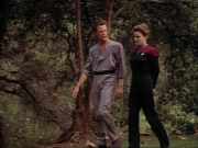 ariane179254_StarTrekVoyager_1x01_1x02-Caretaker_0584.jpg