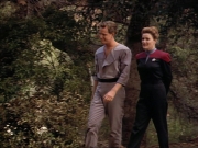 ariane179254_StarTrekVoyager_1x01_1x02-Caretaker_0588.jpg