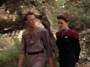ariane179254_StarTrekVoyager_1x01_1x02-Caretaker_0600.jpg