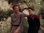 ariane179254_StarTrekVoyager_1x01_1x02-Caretaker_0601.jpg