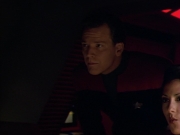 ariane179254_StarTrekVoyager_1x01_1x02-Caretaker_0732.jpg