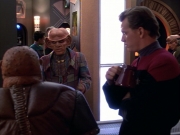 ariane179254_StarTrekVoyager_1x01_1x02-Caretaker_0870.jpg