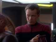 ariane179254_StarTrekVoyager_1x01_1x02-Caretaker_0900.jpg