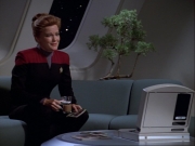 ariane179254_StarTrekVoyager_1x01_1x02-Caretaker_1082.jpg