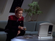 ariane179254_StarTrekVoyager_1x01_1x02-Caretaker_1090.jpg