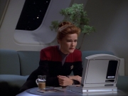 ariane179254_StarTrekVoyager_1x01_1x02-Caretaker_1116.jpg
