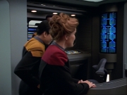 ariane179254_StarTrekVoyager_1x01_1x02-Caretaker_1230.jpg