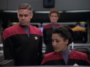 ariane179254_StarTrekVoyager_1x01_1x02-Caretaker_1251.jpg