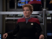 ariane179254_StarTrekVoyager_1x01_1x02-Caretaker_1263.jpg