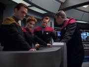 ariane179254_StarTrekVoyager_1x01_1x02-Caretaker_1518.jpg