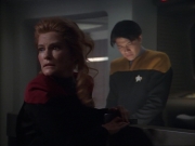 ariane179254_StarTrekVoyager_1x01_1x02-Caretaker_1793.jpg