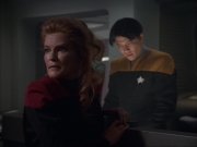 ariane179254_StarTrekVoyager_1x01_1x02-Caretaker_1796.jpg