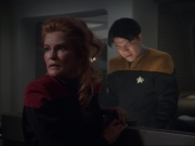 ariane179254_StarTrekVoyager_1x01_1x02-Caretaker_1797.jpg