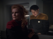 ariane179254_StarTrekVoyager_1x01_1x02-Caretaker_1798.jpg