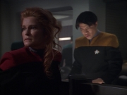 ariane179254_StarTrekVoyager_1x01_1x02-Caretaker_1800.jpg