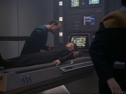 ariane179254_StarTrekVoyager_1x01_1x02-Caretaker_2049.jpg