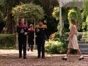 ariane179254_StarTrekVoyager_1x01_1x02-Caretaker_2314.jpg
