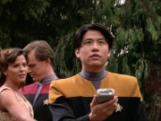ariane179254_StarTrekVoyager_1x01_1x02-Caretaker_2321.jpg