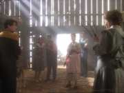 ariane179254_StarTrekVoyager_1x01_1x02-Caretaker_2441.jpg