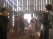 ariane179254_StarTrekVoyager_1x01_1x02-Caretaker_2443.jpg