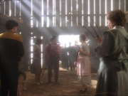 ariane179254_StarTrekVoyager_1x01_1x02-Caretaker_2444.jpg