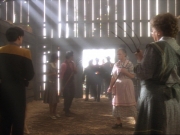 ariane179254_StarTrekVoyager_1x01_1x02-Caretaker_2445.jpg