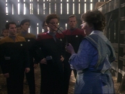 ariane179254_StarTrekVoyager_1x01_1x02-Caretaker_2463.jpg