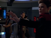 ariane179254_StarTrekVoyager_1x01_1x02-Caretaker_2703.jpg