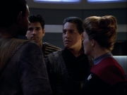 ariane179254_StarTrekVoyager_1x01_1x02-Caretaker_2729.jpg