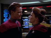 ariane179254_StarTrekVoyager_1x01_1x02-Caretaker_2893.jpg