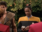 ariane179254_StarTrekVoyager_1x01_1x02-Caretaker_2928.jpg