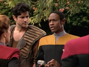 ariane179254_StarTrekVoyager_1x01_1x02-Caretaker_2929.jpg