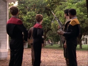 ariane179254_StarTrekVoyager_1x01_1x02-Caretaker_2939.jpg