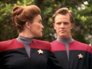 ariane179254_StarTrekVoyager_1x01_1x02-Caretaker_3043.jpg