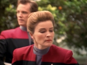ariane179254_StarTrekVoyager_1x01_1x02-Caretaker_3048.jpg