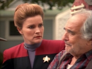 ariane179254_StarTrekVoyager_1x01_1x02-Caretaker_3060.jpg