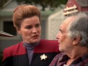 ariane179254_StarTrekVoyager_1x01_1x02-Caretaker_3075.jpg
