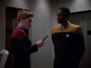 ariane179254_StarTrekVoyager_1x01_1x02-Caretaker_3278.jpg