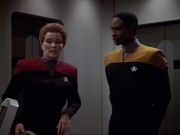 ariane179254_StarTrekVoyager_1x01_1x02-Caretaker_3293.jpg