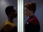 ariane179254_StarTrekVoyager_1x01_1x02-Caretaker_3497.jpg