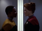 ariane179254_StarTrekVoyager_1x01_1x02-Caretaker_3501.jpg