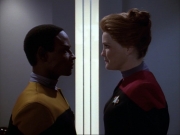 ariane179254_StarTrekVoyager_1x01_1x02-Caretaker_3502.jpg