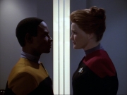 ariane179254_StarTrekVoyager_1x01_1x02-Caretaker_3504.jpg