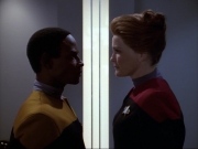 ariane179254_StarTrekVoyager_1x01_1x02-Caretaker_3505.jpg