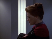 ariane179254_StarTrekVoyager_1x01_1x02-Caretaker_3511.jpg
