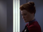ariane179254_StarTrekVoyager_1x01_1x02-Caretaker_3514.jpg